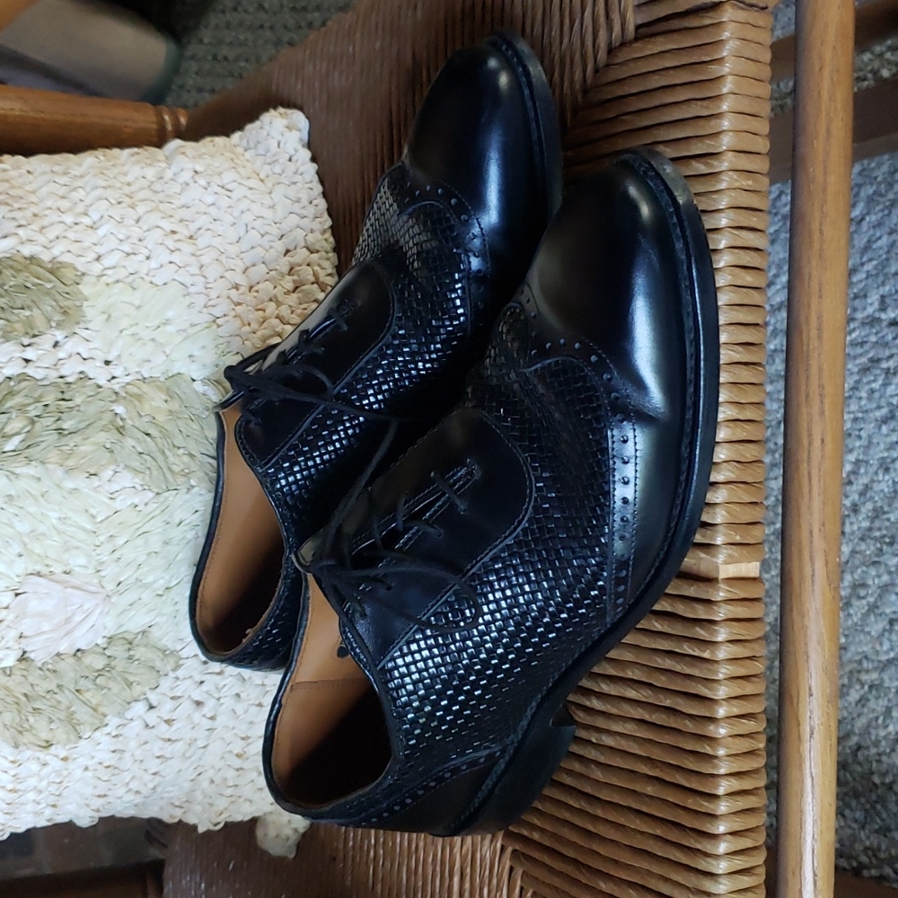 Allen Edmonds Black Woven Leather Lace-Up Derbys